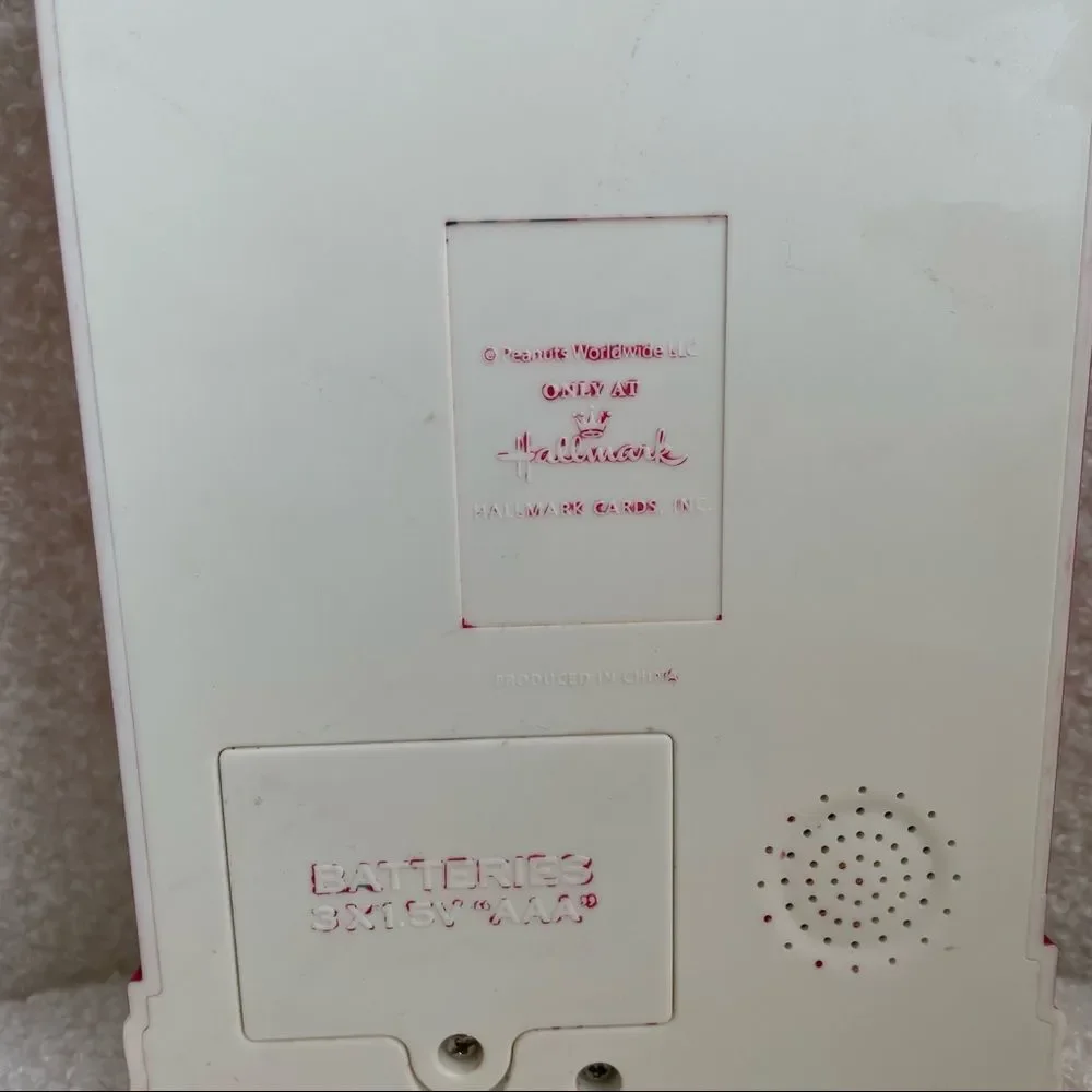 Hallmark Snoopy's Christmas Dance Party Musical Display - Picture 8 of 9